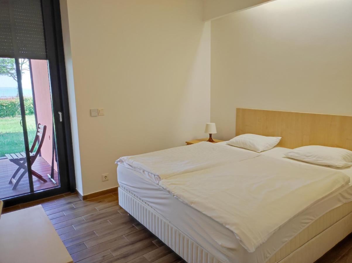 Soleil Apartmanok Balatonlelle Exterior foto